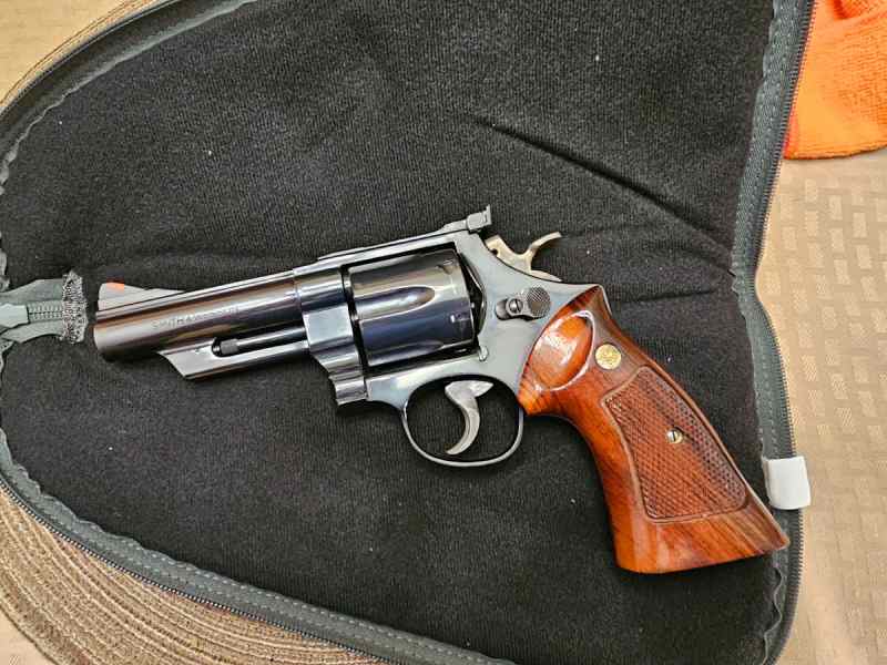  Like New Smith &amp; Wesson 29-3 44 Magnum 