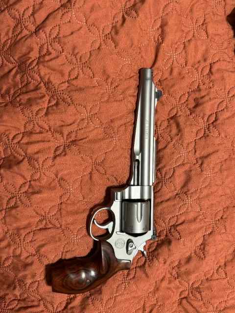 Smith and Wesson performance center