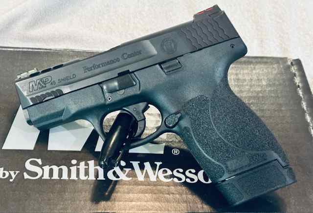 LNIB S&amp;W PERFORMANCE CTR. SHIELD .45 