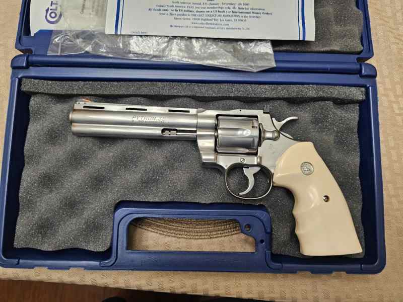 Like New Colt Python Stainless Beautiful 6&quot;1989
