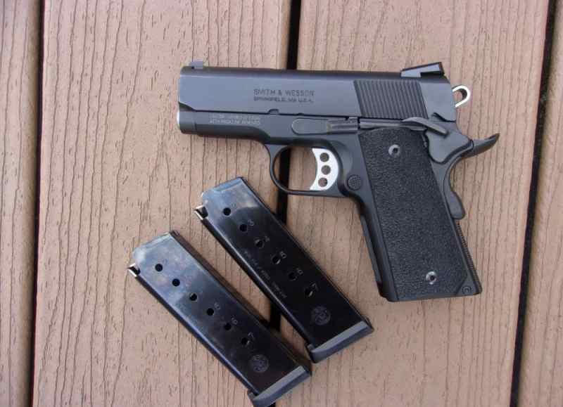 Smith &amp; Wesson SW1911 PRO SERIES