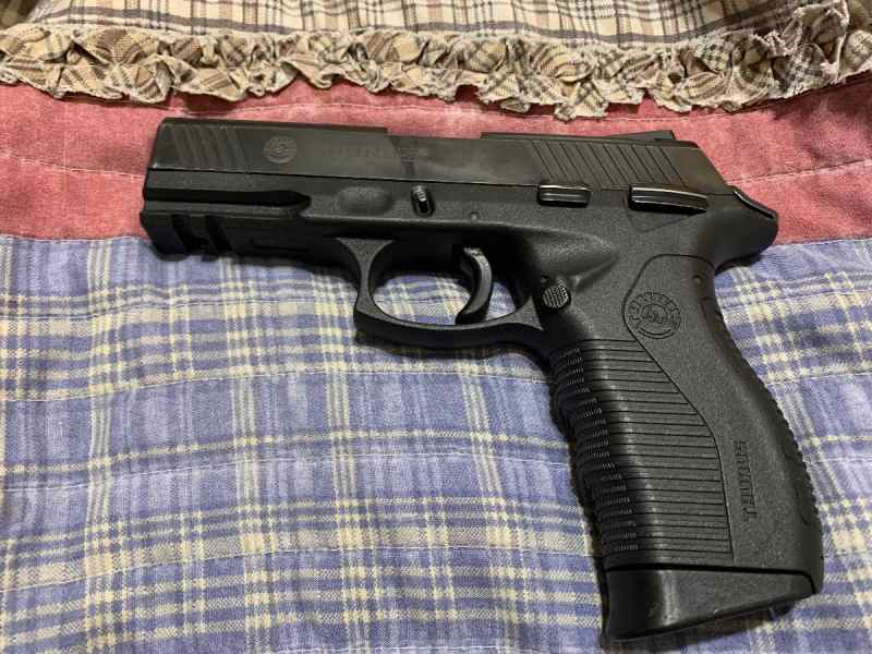 Taurus PT809