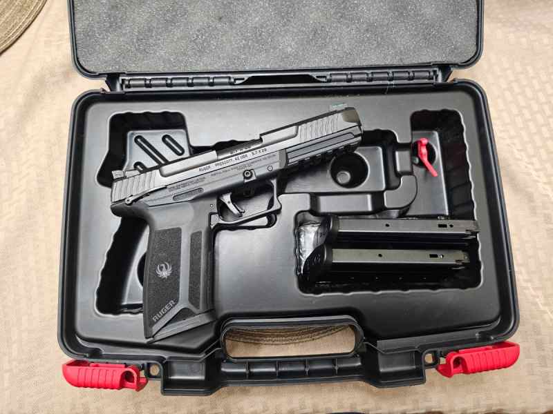  like New Ruger-57 3mags