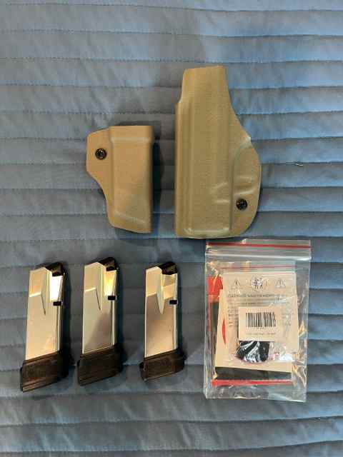 Hellcat: Optic, Holster, Magazines, Magazine Carri