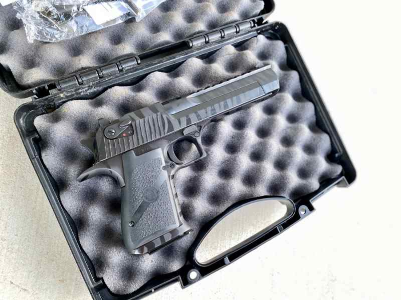 Desert Eagle - Black Tiger Stripe - 50 AE