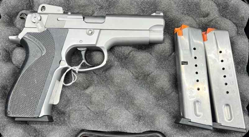 Smith &amp; Wesson Mod 5906