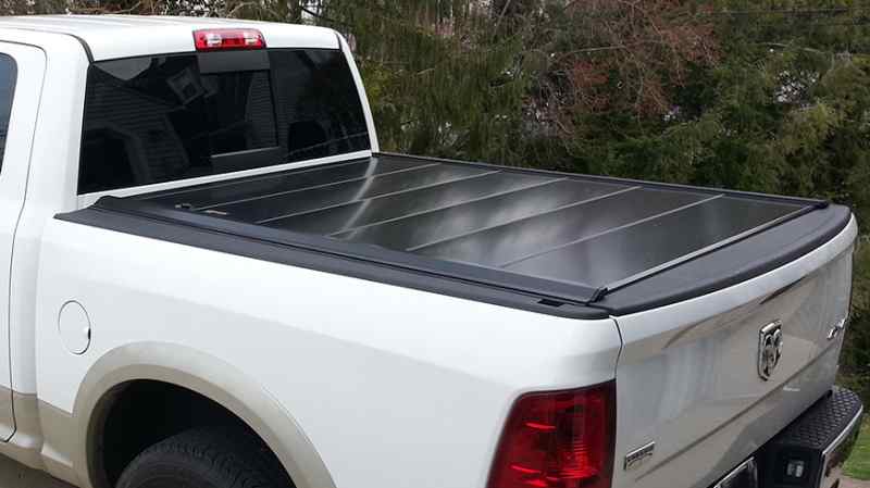 Peragon Landmark™ Retractable Truck Bed Cover